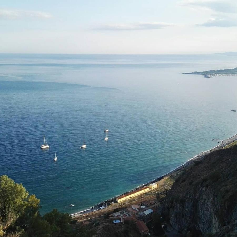 Candida Apartment Giardini-Naxos